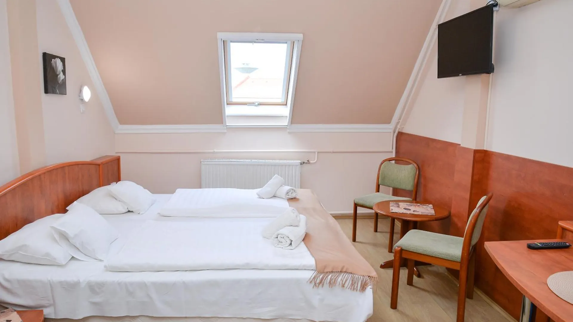 Major Panzio Es Etterem Bed & Breakfast Hajduszoboszlo 2*,  Hungary